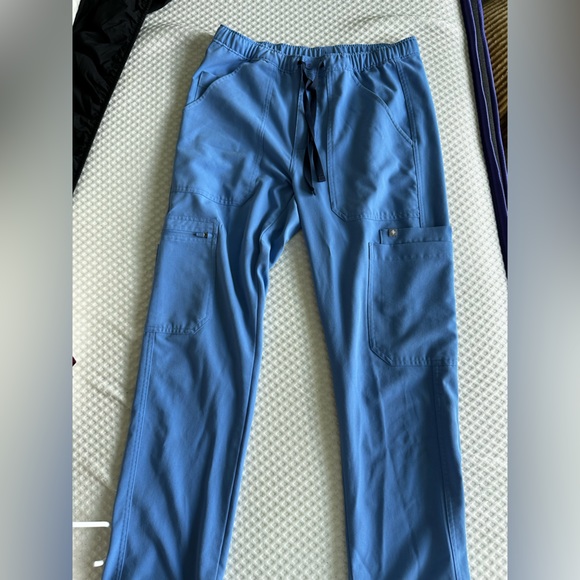 Men’s figs ceil blue scrub set XS - Picture 2 of 2
